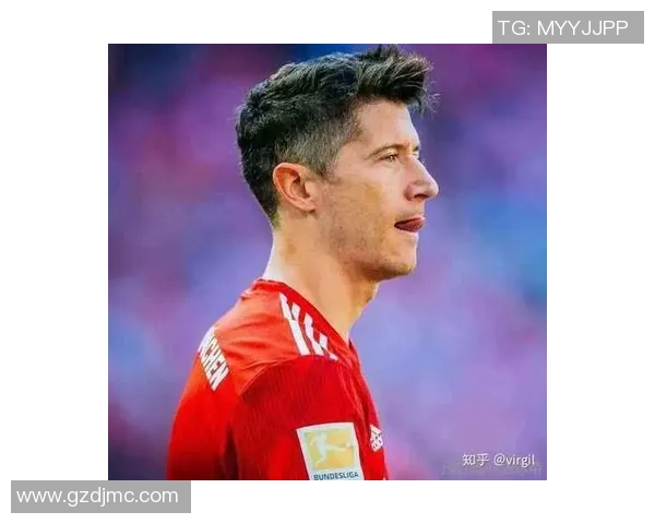 足球明星日常生活中的帅气头像男生展现个性与魅力的完美瞬间 足球明星日常生活中的帅气头像男生展现个性与魅力的完美瞬间