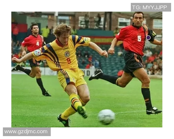 足球明星的运动装备揭秘球拍选择与他们的足球生涯息息相关 足球明星的运动装备揭秘球拍选择与他们的足球生涯息息相关