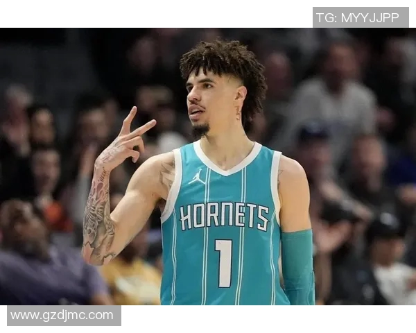 黑人平头足球明星的传奇人生与场上风采揭秘