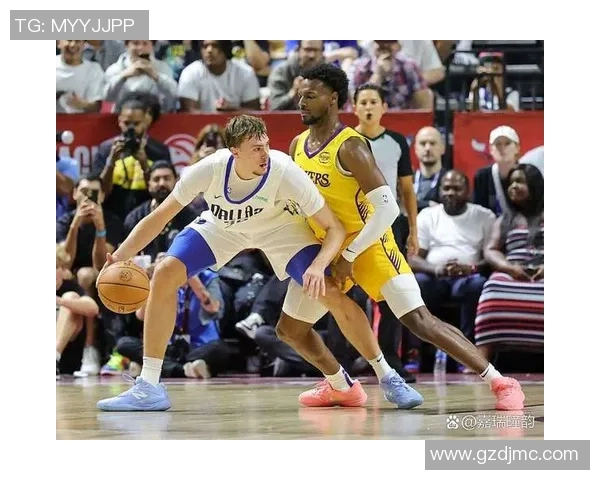 与足球明星同场竞技挑战篮球技艺的精彩瞬间